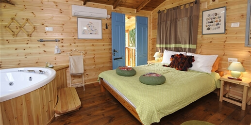 בקתות עץ השדה