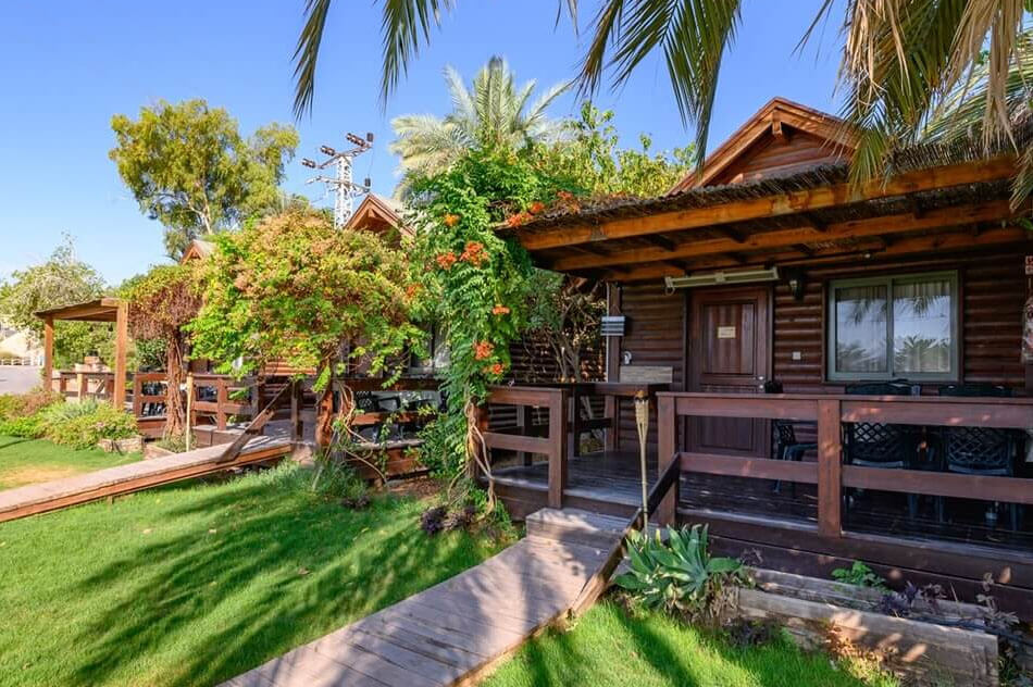 אצל בלפר בכיכר 